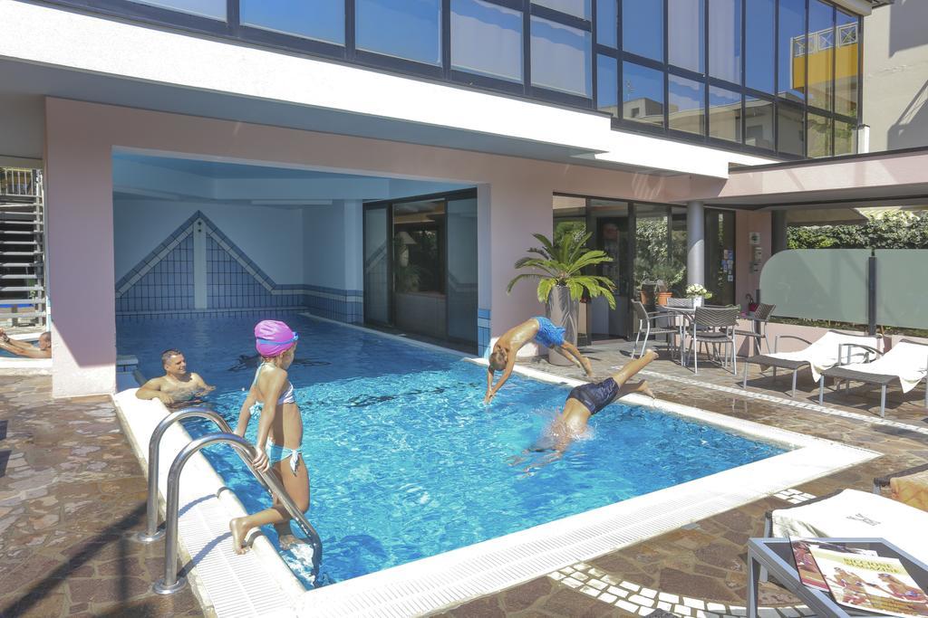 Hotel Ambassador Riccione Ngoại thất bức ảnh